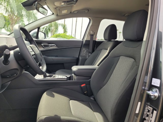 New 2026 Kia Sportage LX FWD image 9