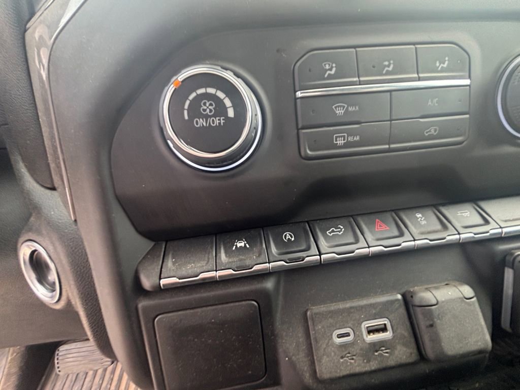 Used 2023 Chevrolet Silverado 1500 Custom image 31