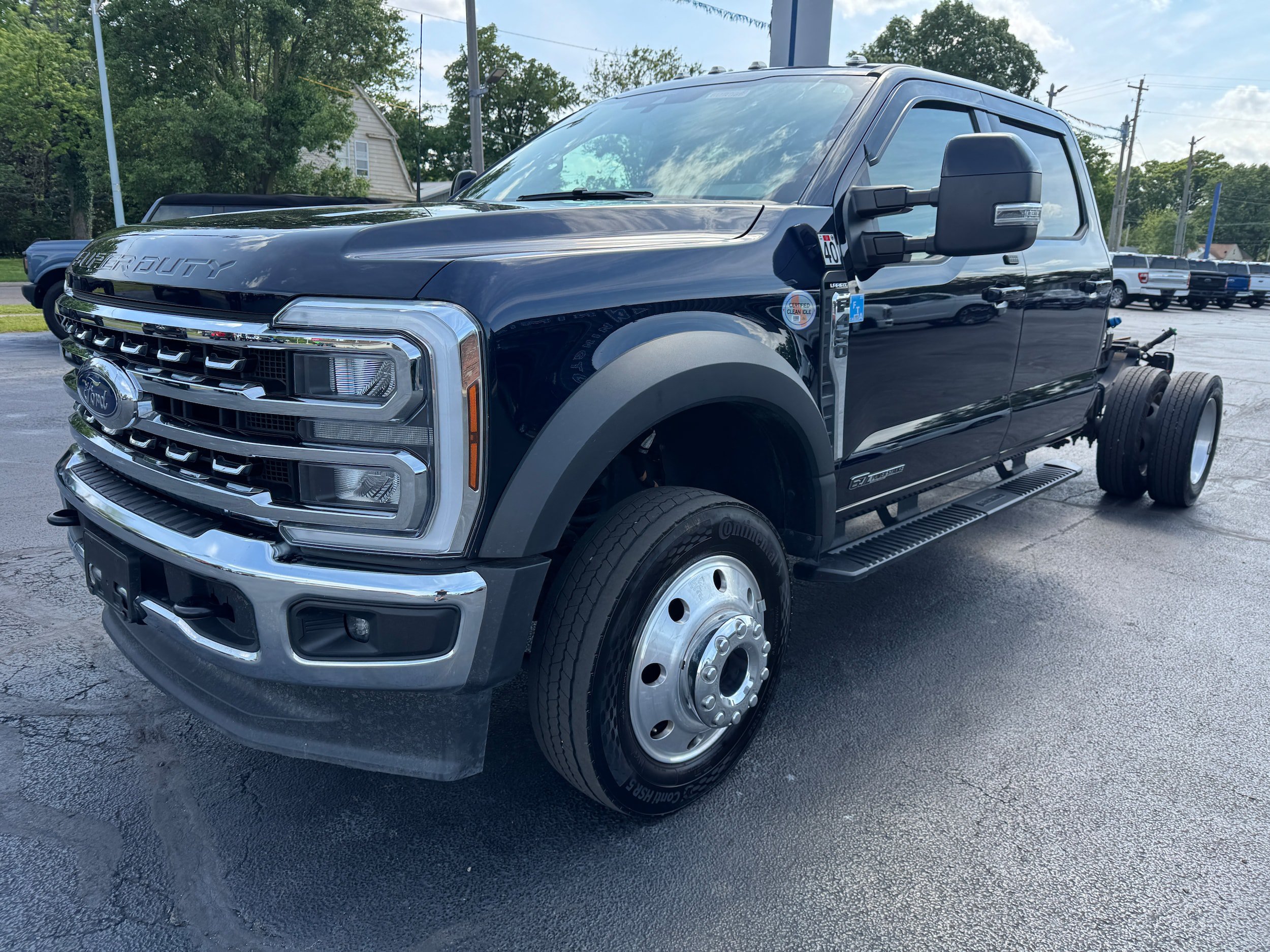 Used 2025 Ford F450 Lariat AWD/4WD image 3