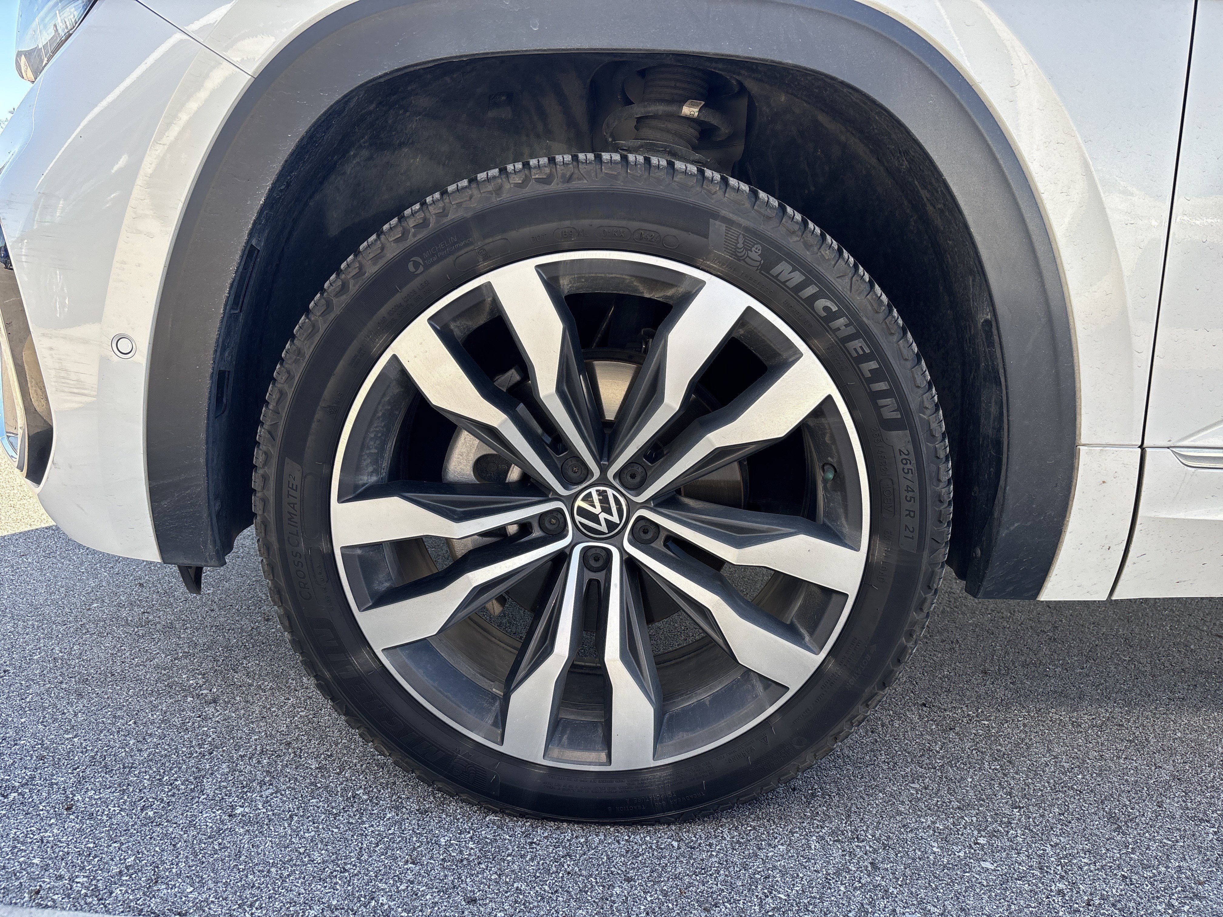 Used 2022 Volkswagen Atlas SEL Premium AWD/4WD image 9