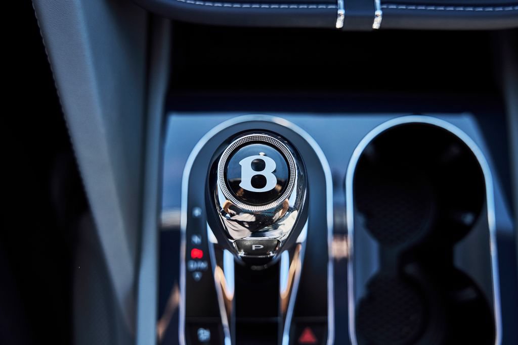 Used 2025 Bentley Bentayga Extended Wheelbase AWD/4WD image 69
