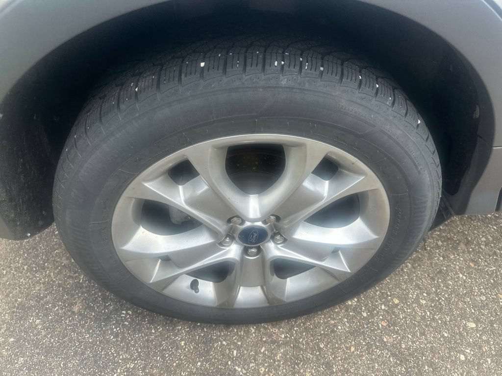 Used 2016 Ford Escape Titanium w/ Equipment Group 301A AWD/4WD image 8