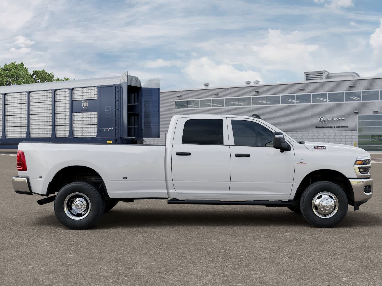 New 2026 RAM 3500 Tradesman AWD/4WD image 21