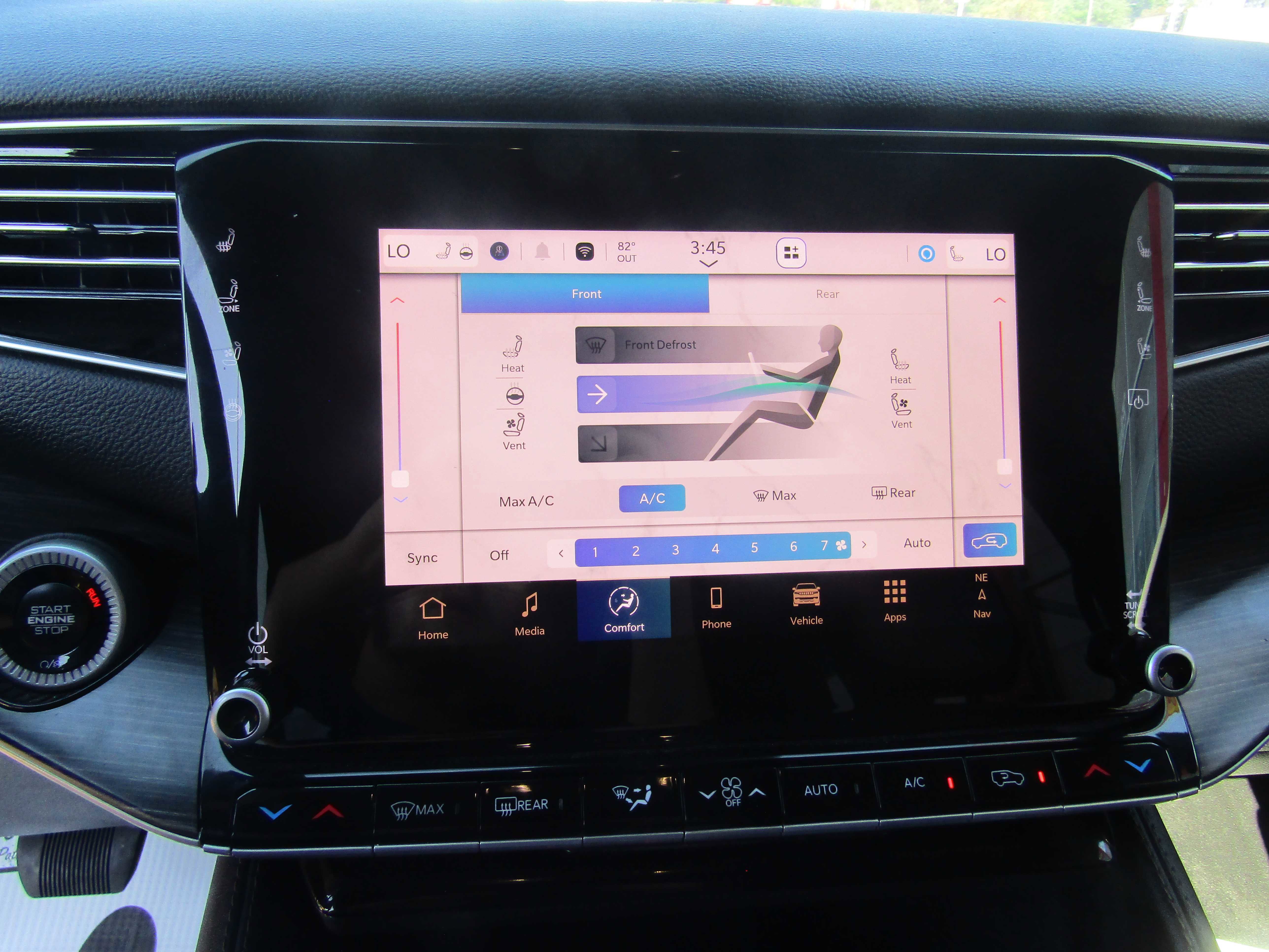 Used 2024 Jeep Wagoneer L Series II w/ Flexible Seating Group image 13