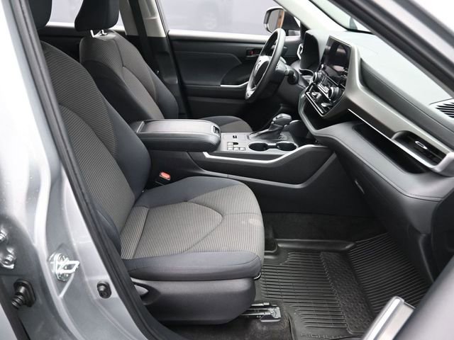 Used 2023 Toyota Highlander L image 28