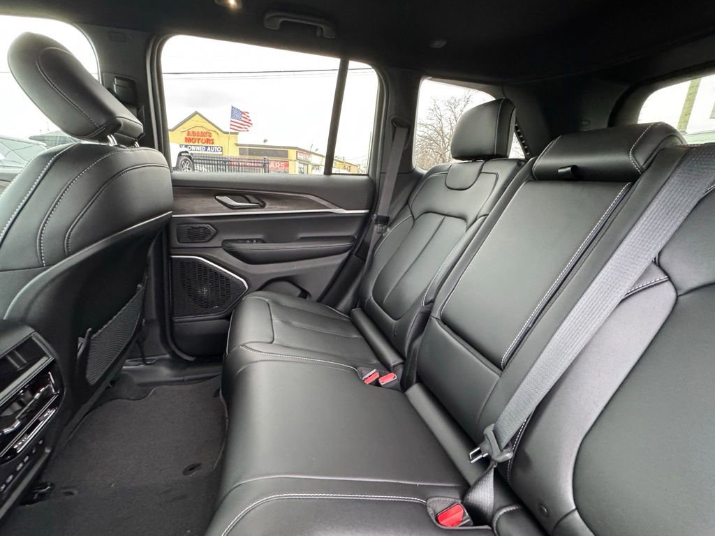 New 2026 Jeep Grand Cherokee Limited w/ Limited Altitude Package image 16