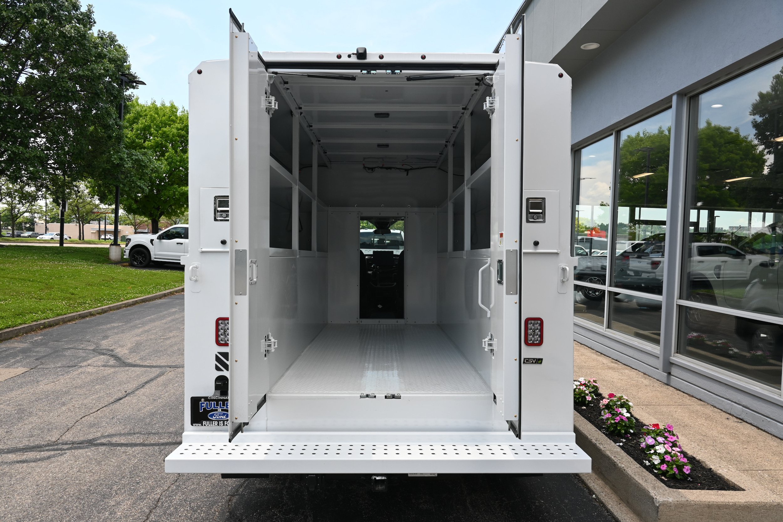 New 2026 Ford Transit 350 w/ Interior Upgrade Package RWD image 5
