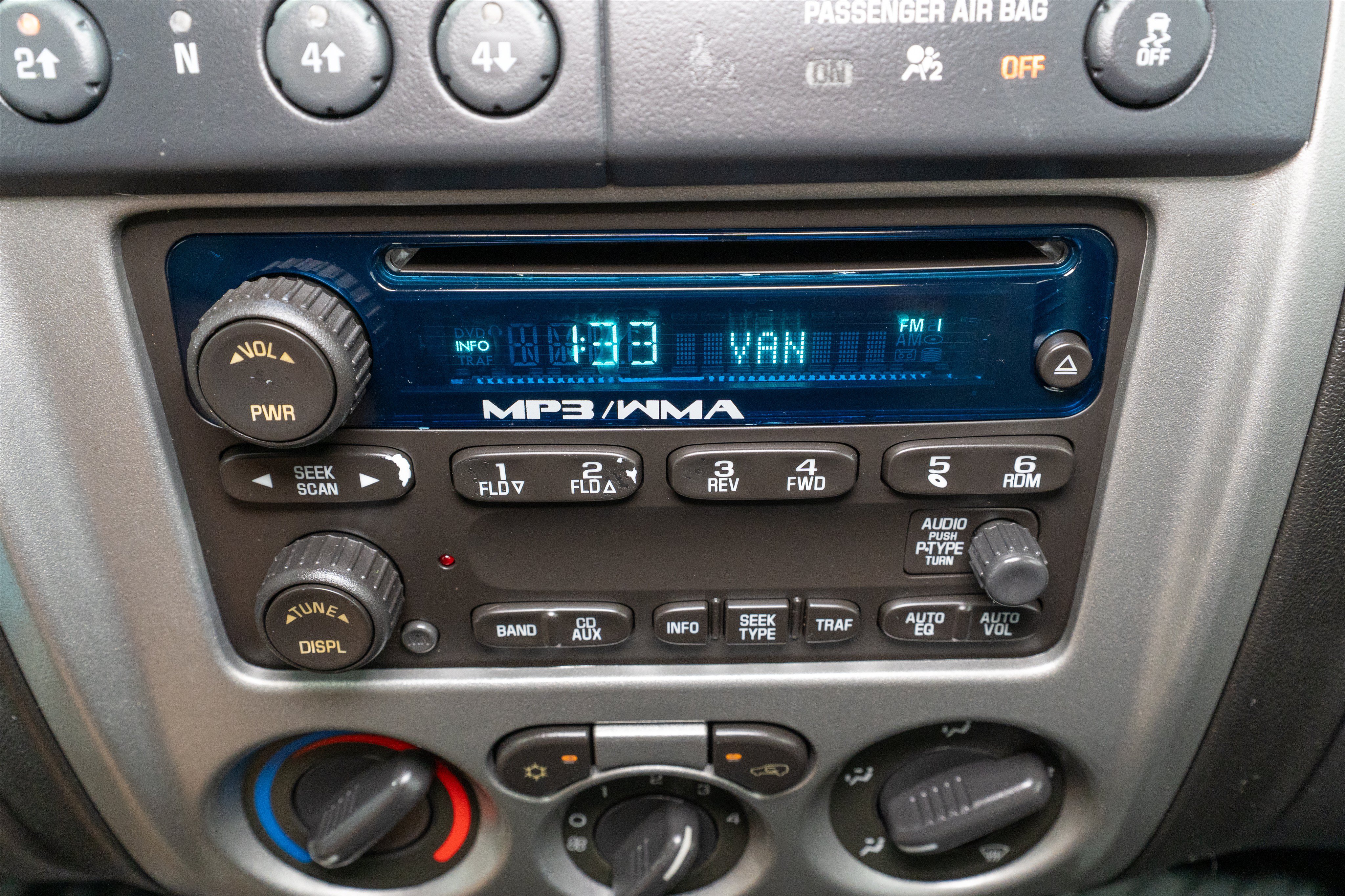 Used 2012 Chevrolet Colorado LT AWD/4WD image 15