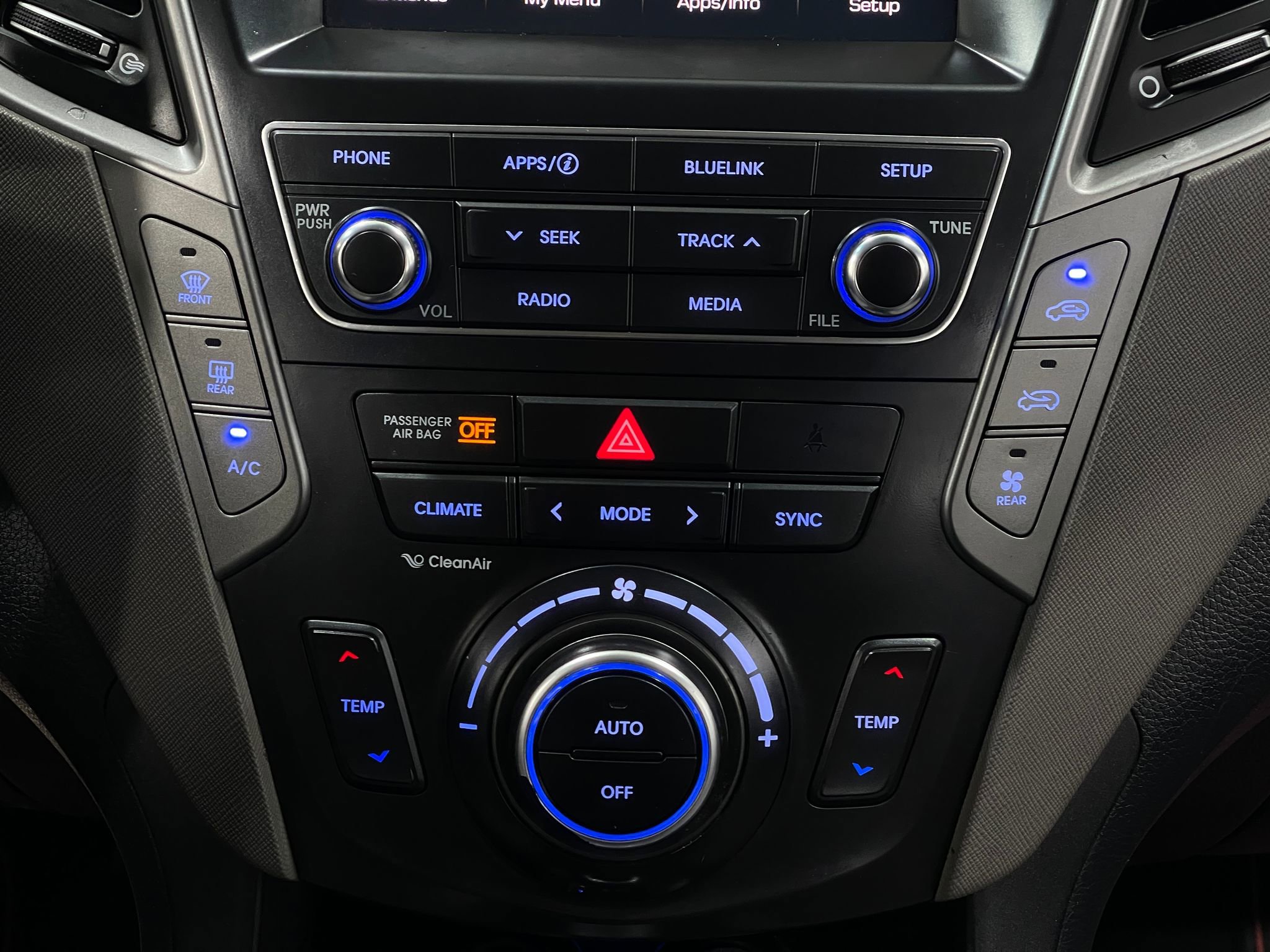 Used 2017 Hyundai Santa Fe SE w/ Cargo Package AWD/4WD image 22