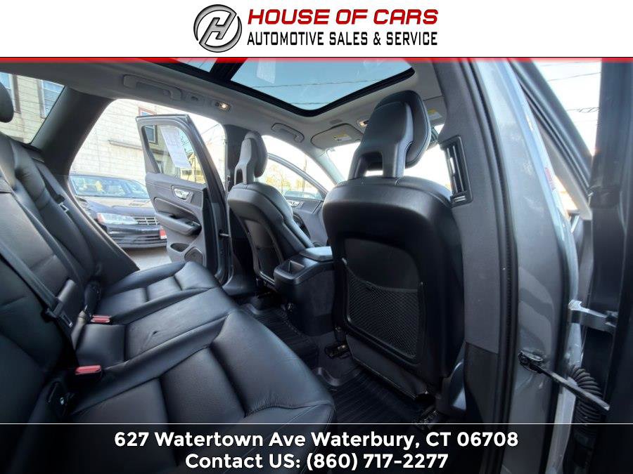 Used 2018 Volvo XC60 T5 Momentum w/ Vision Package image 40