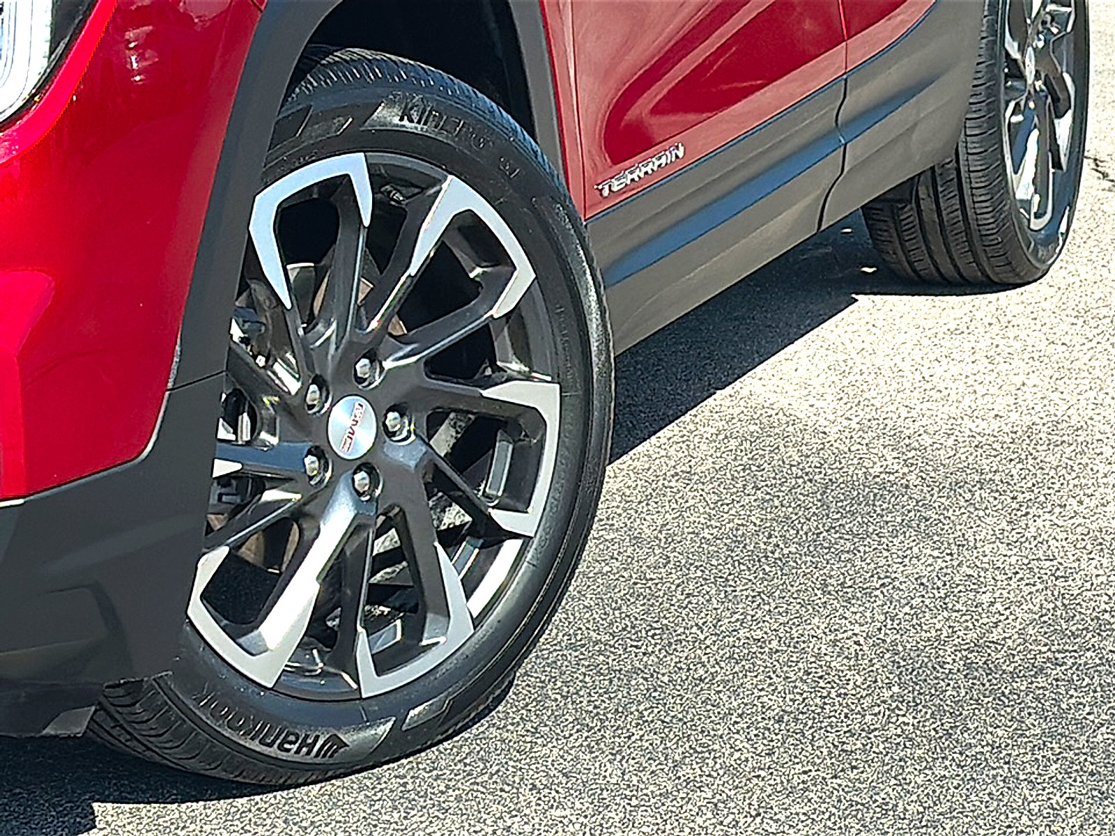 Used 2022 GMC Terrain SLT image 3