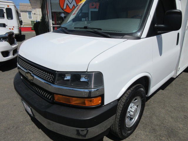 Used 2017 Chevrolet Express 3500 image 38