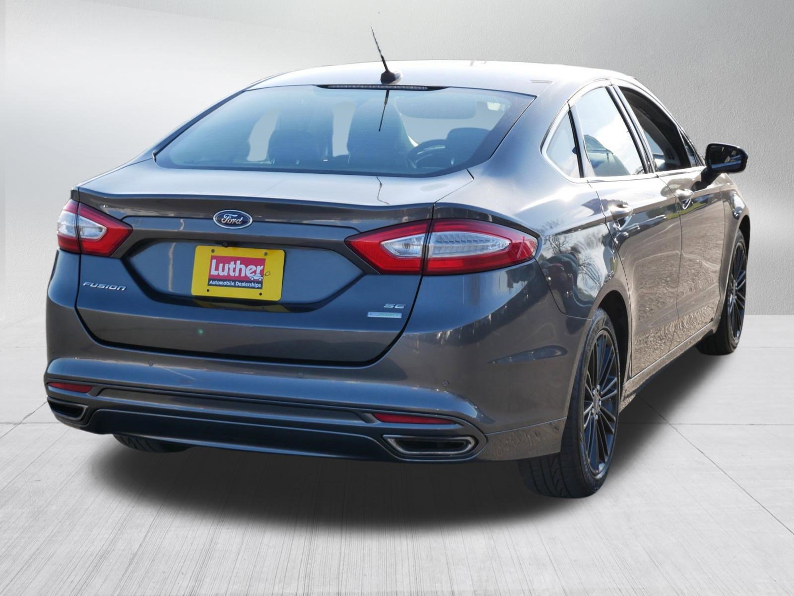 Used 2016 Ford Fusion SE w/ Equipment Group 202A FWD image 6