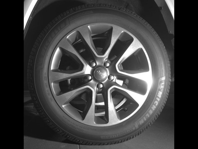 Used 2017 Jeep Grand Cherokee Overland RWD image 12