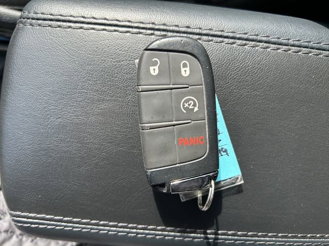 Used 2025 Jeep Compass Limited AWD/4WD image 34