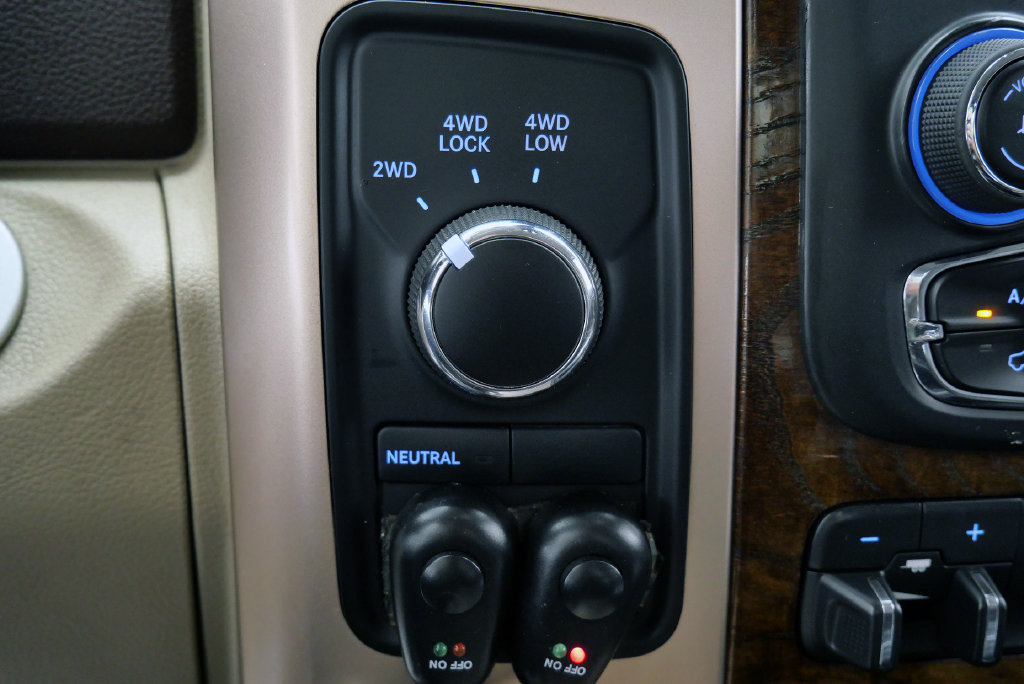 Used 2015 RAM 3500 Laramie Longhorn w/ Convenience Group AWD/4WD image 27
