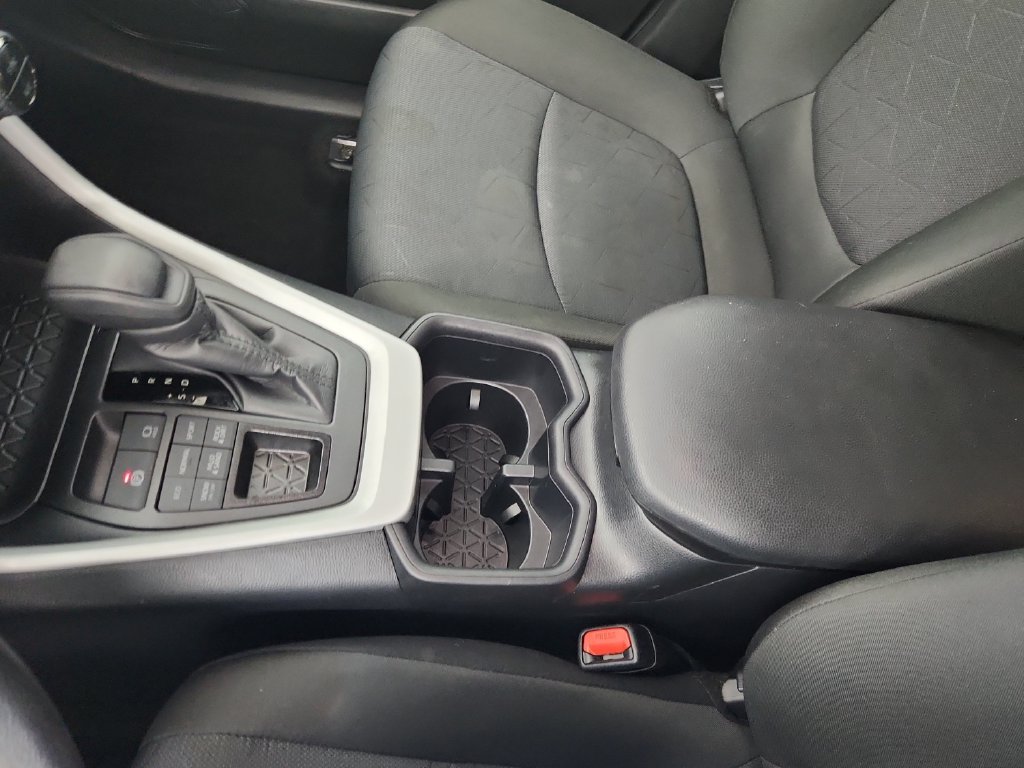 Used 2025 Toyota RAV4 XLE AWD/4WD image 32
