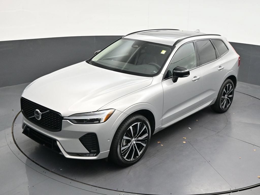 Certified 2024 Volvo XC60 B5 Plus AWD/4WD image 18