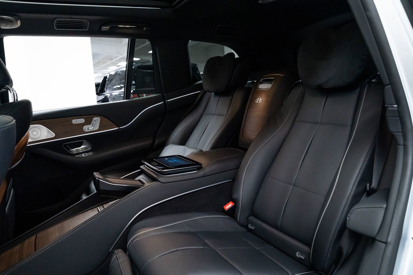 Used 2022 Mercedes-Benz Maybach GLS 600 4MATIC image 23