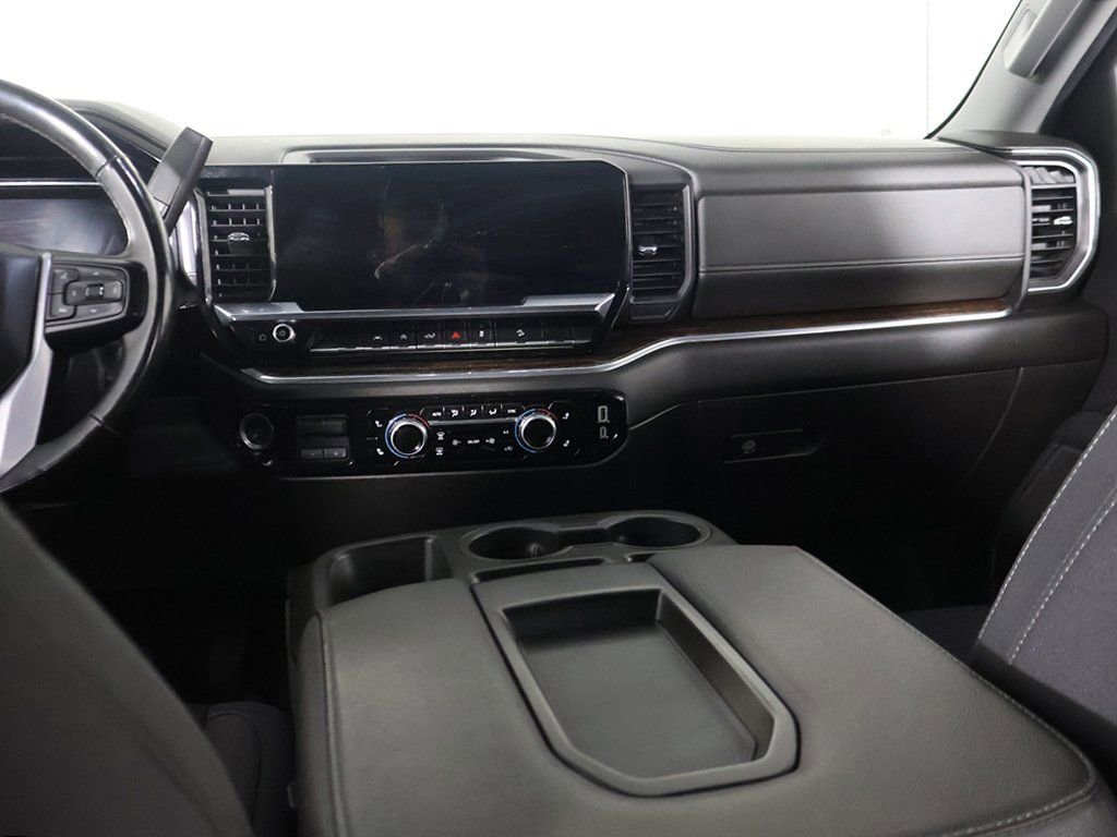 Used 2023 GMC Sierra 1500 SLE AWD/4WD image 38