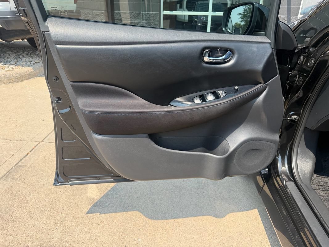 Used 2018 Nissan Leaf SV w/ Protection Package FWD image 19