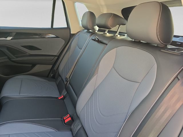 New 2026 Volkswagen Tiguan SE FWD image 28