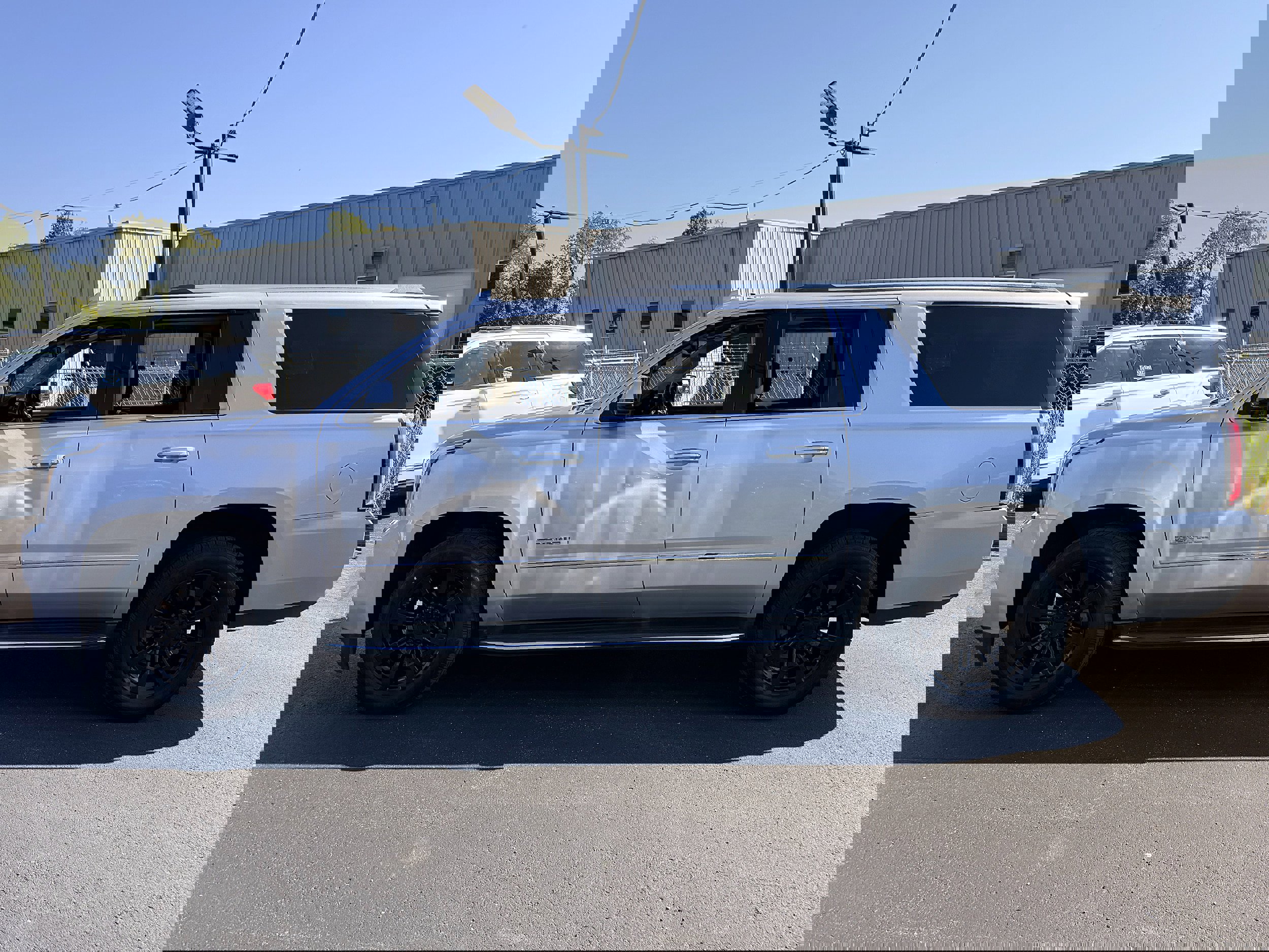Used 2020 GMC Yukon XL Denali image 6