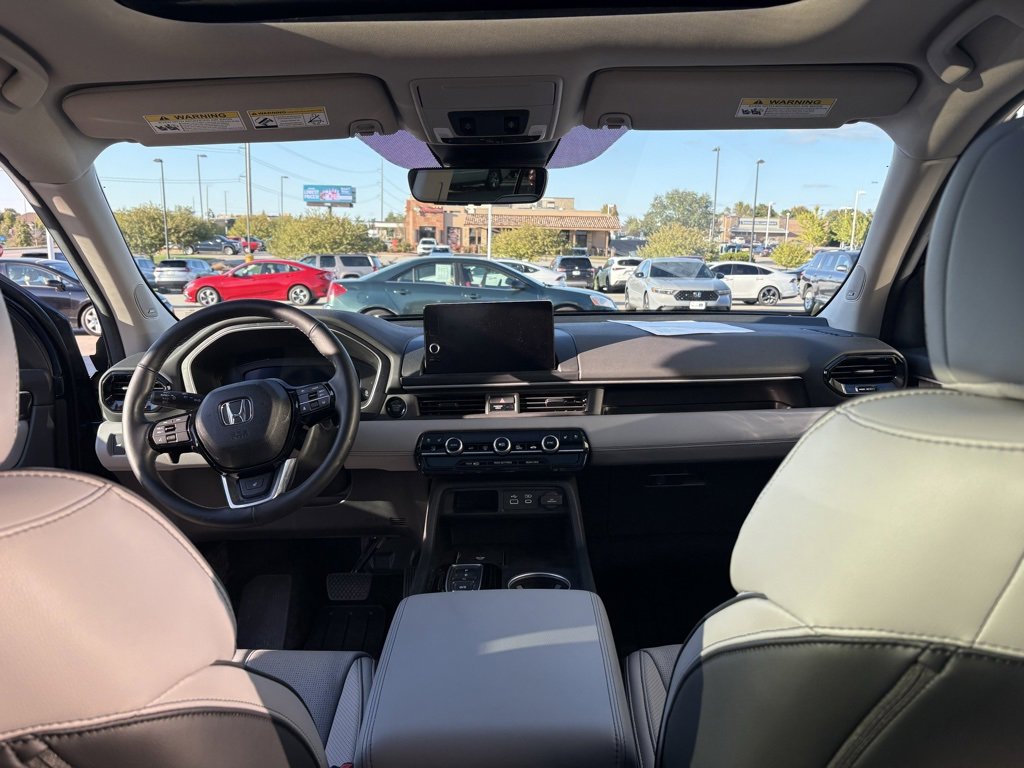 Used 2025 Honda Pilot Elite image 19