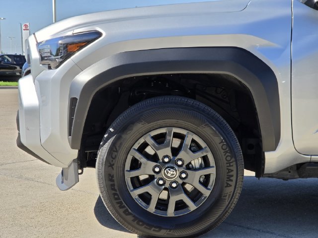 Used 2025 Toyota 4Runner SR5 AWD/4WD image 7