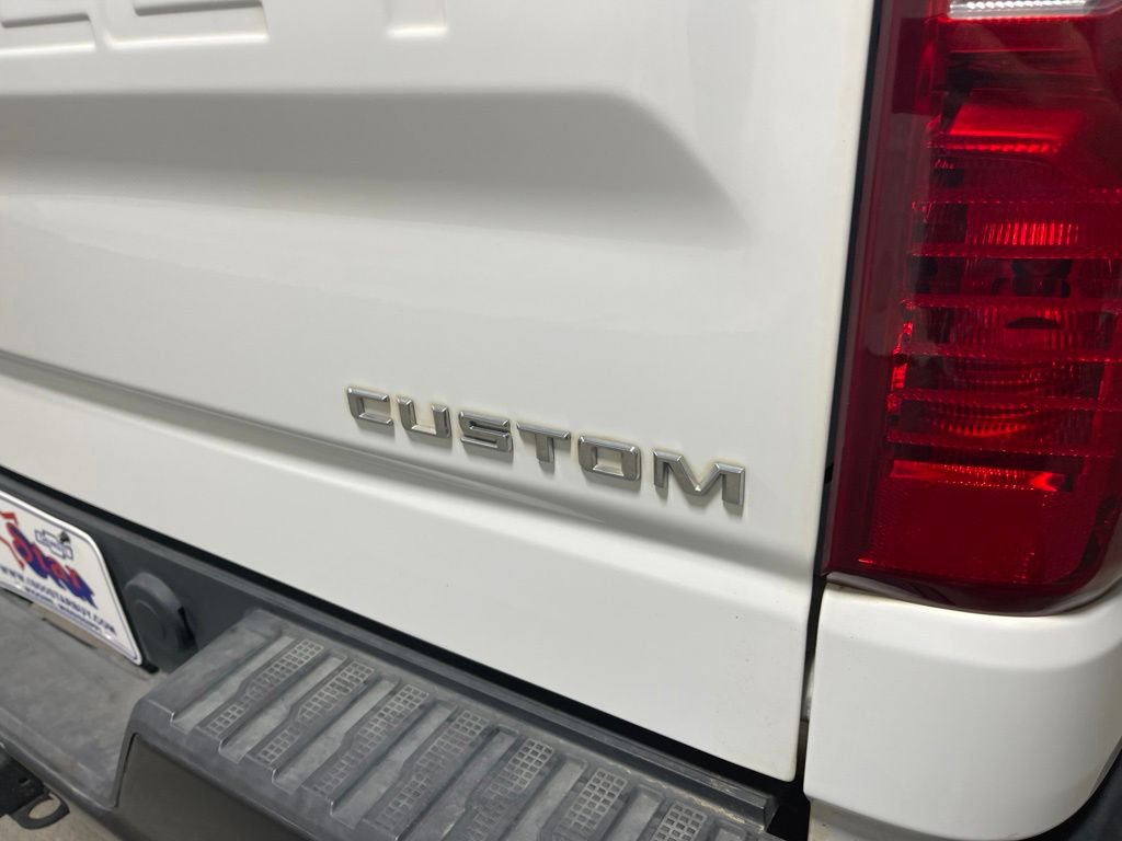 Used 2023 Chevrolet Silverado 1500 Custom Trail Boss AWD/4WD image 18