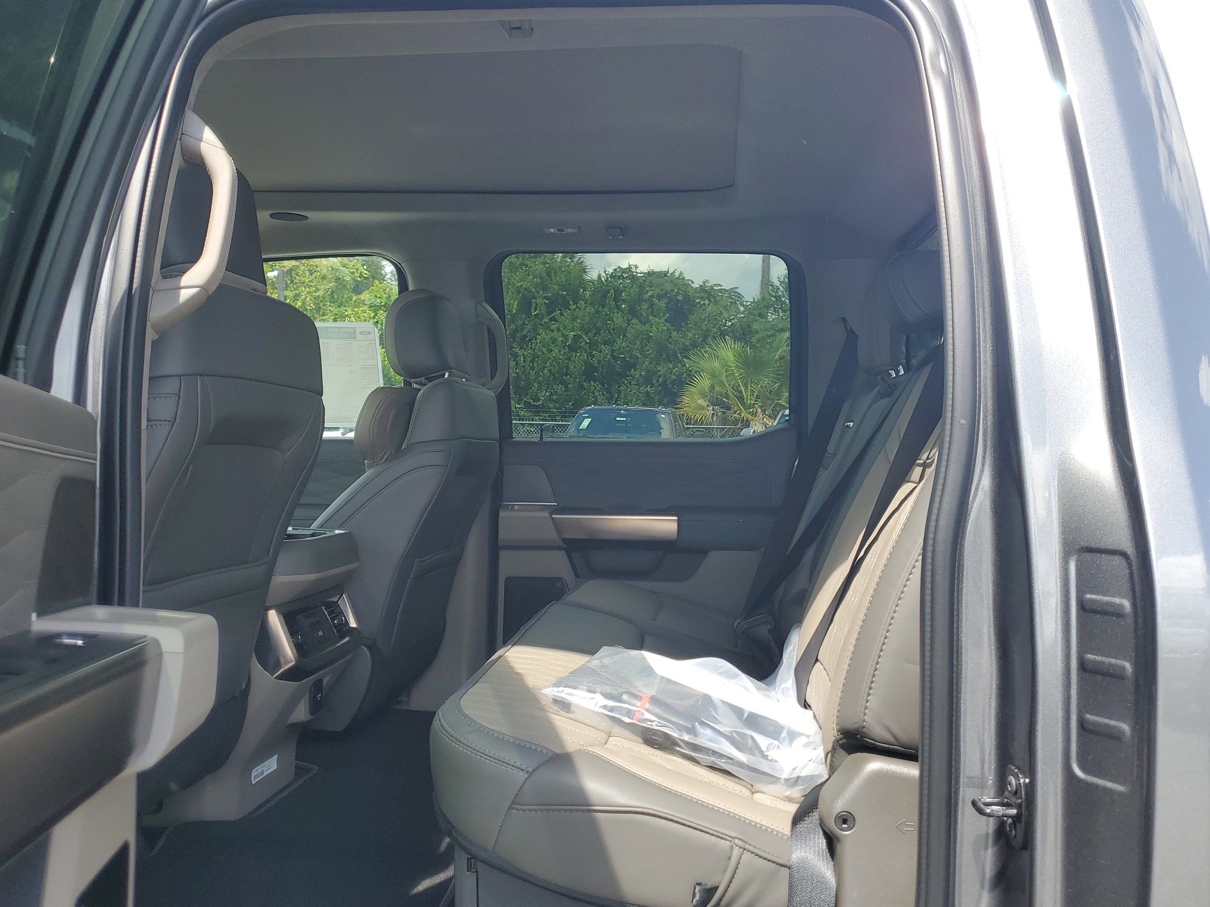 New 2026 Ford F450 Platinum w/ Platinum Plus Package image 10