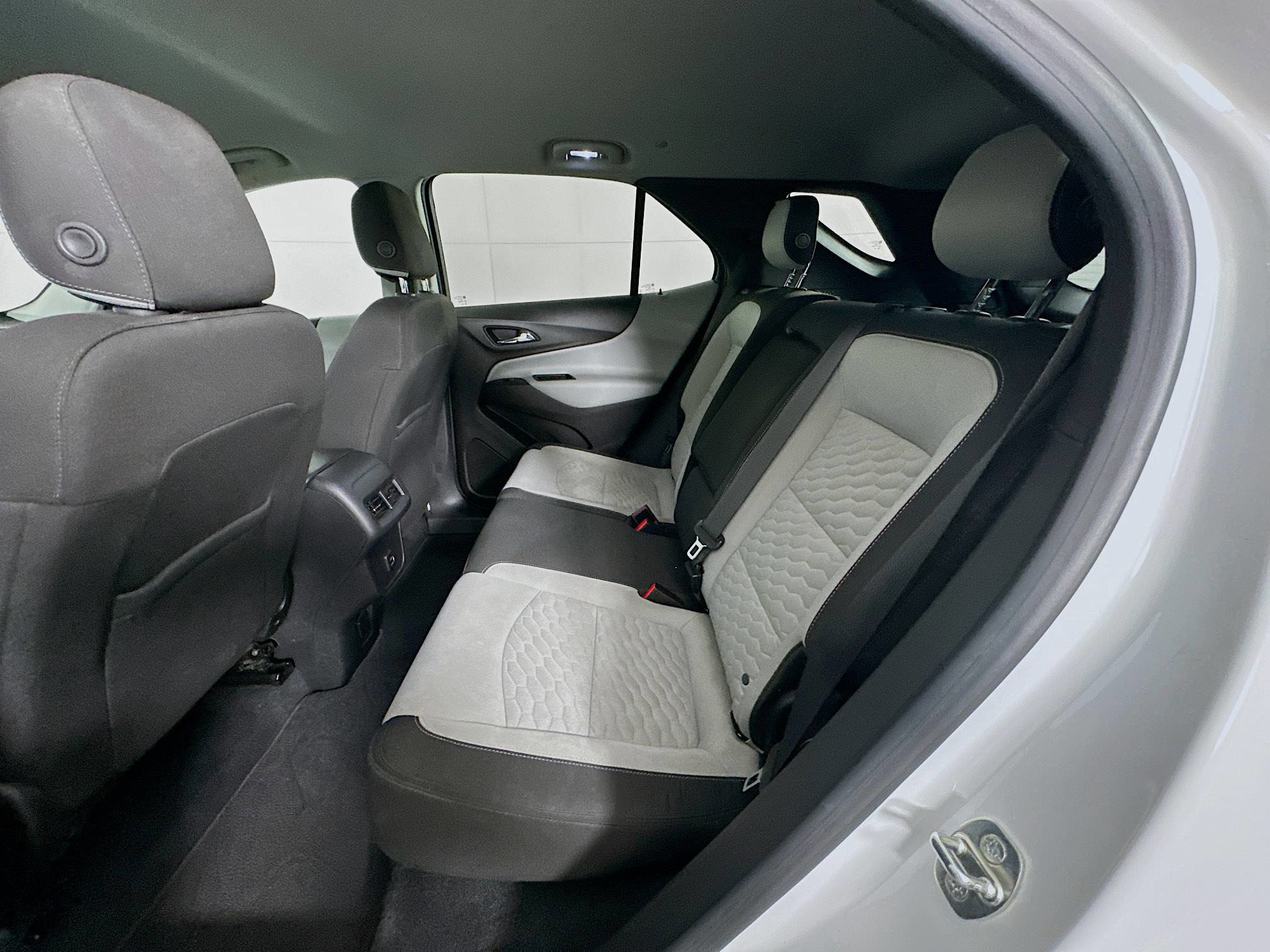 Used 2019 Chevrolet Equinox LT image 26