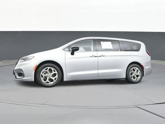 Used 2024 Chrysler Pacifica Limited FWD image 58