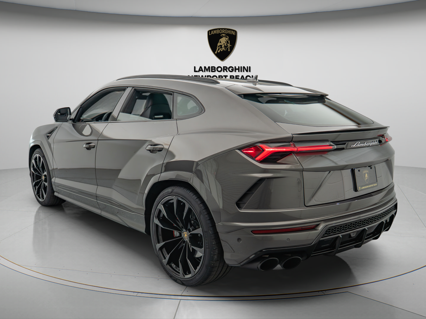 Used 2022 Lamborghini Urus AWD/4WD image 4