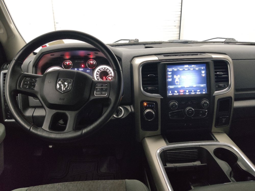 Used 2018 RAM 1500 SLT image 22