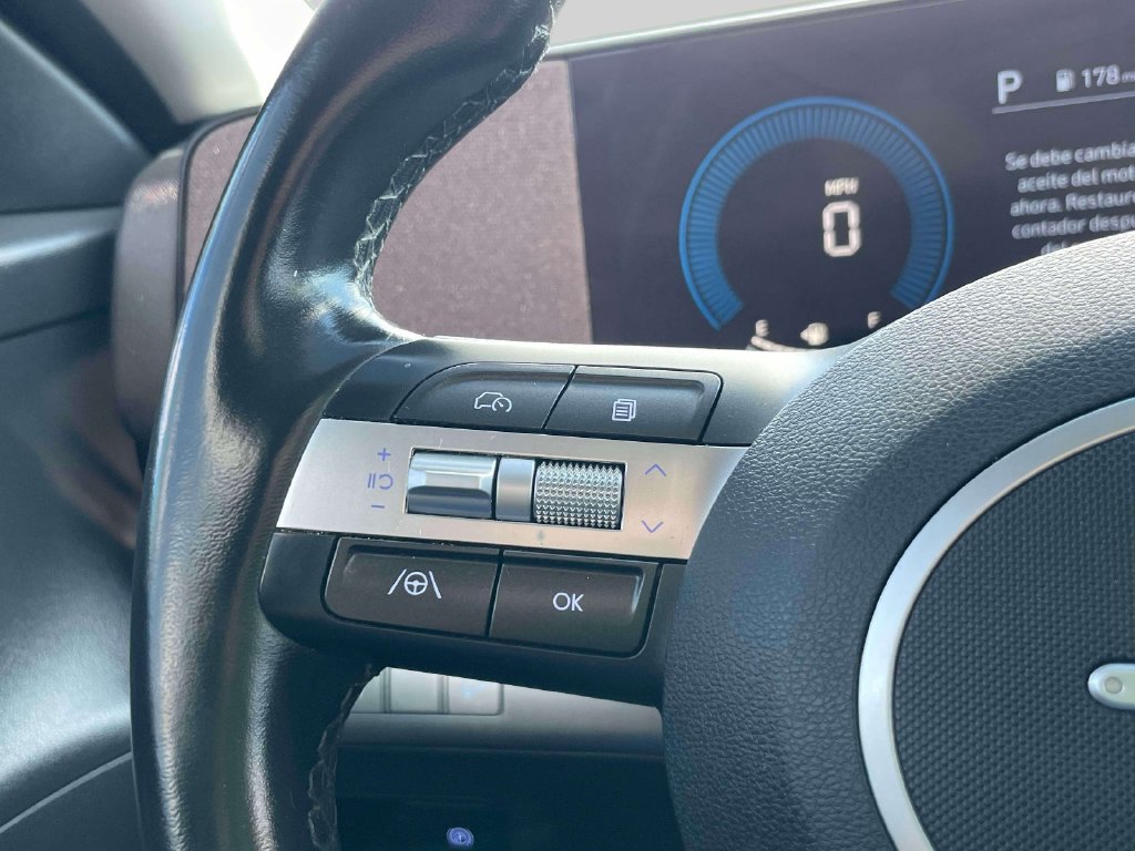 Certified 2025 Hyundai Kona SEL AWD/4WD image 22