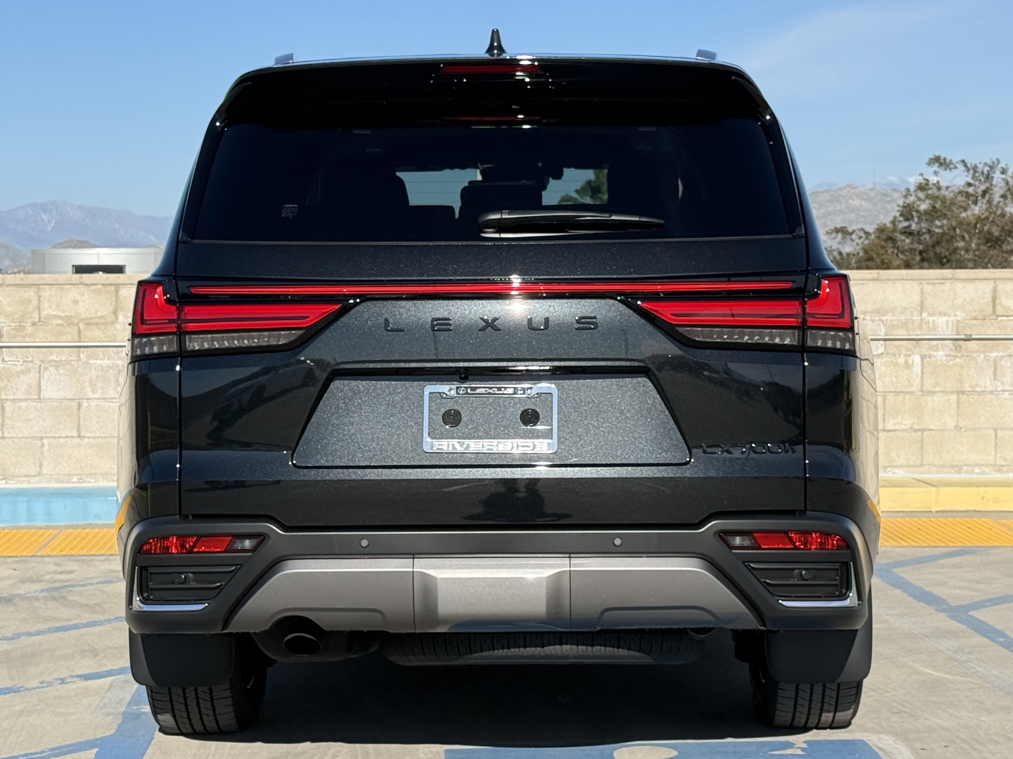 New 2026 Lexus LX 700h Luxury image 10