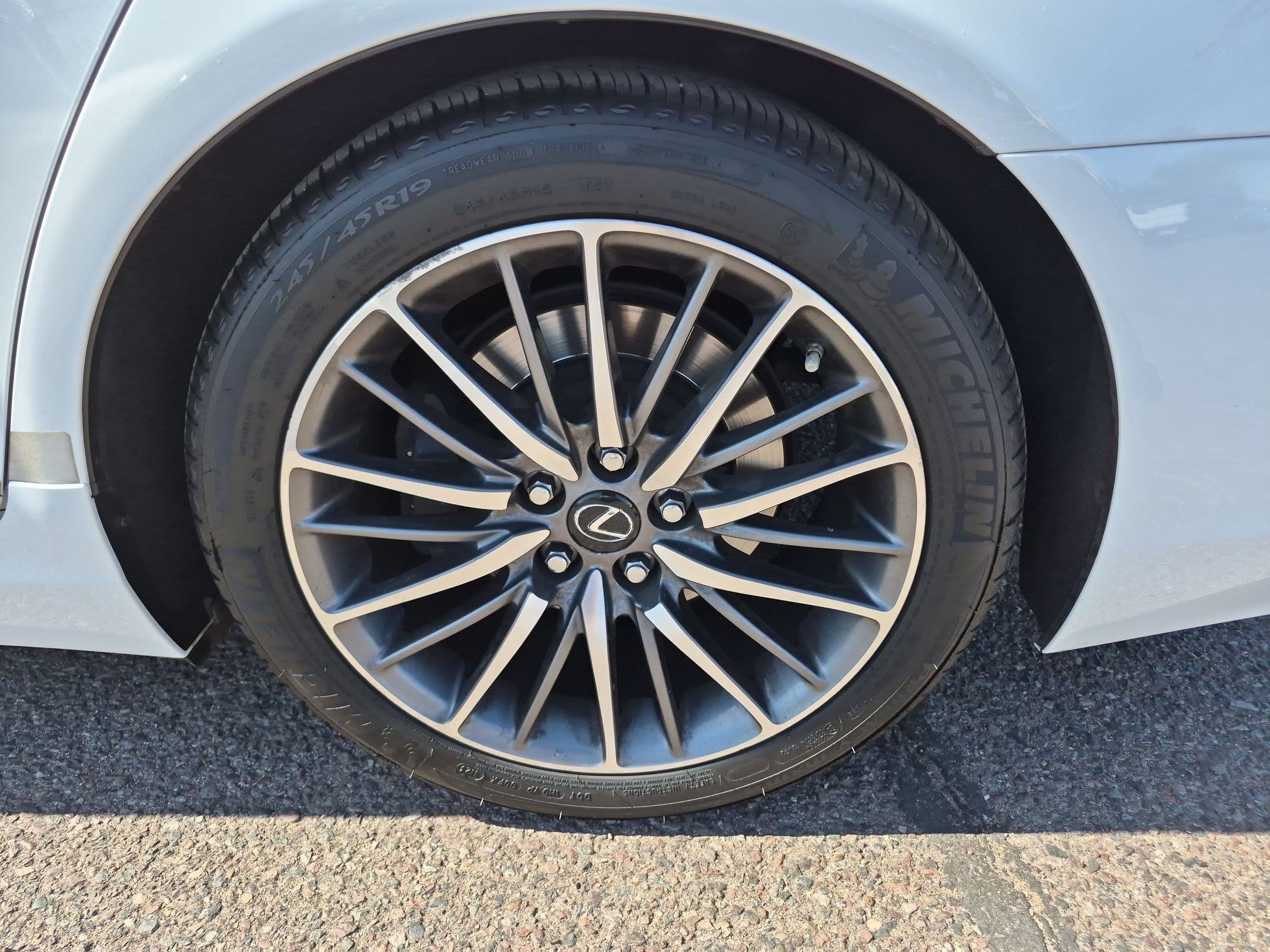 Used 2013 Lexus LS 460 w/ F-Sport Pkg RWD image 10
