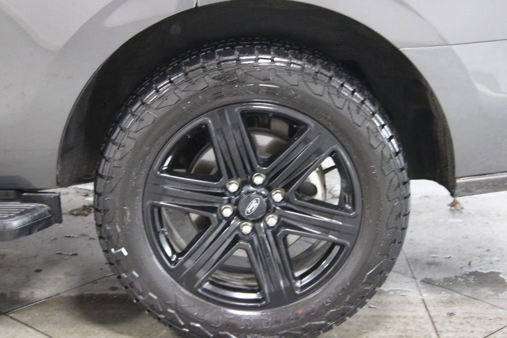 Used 2021 Ford Expedition XLT image 17