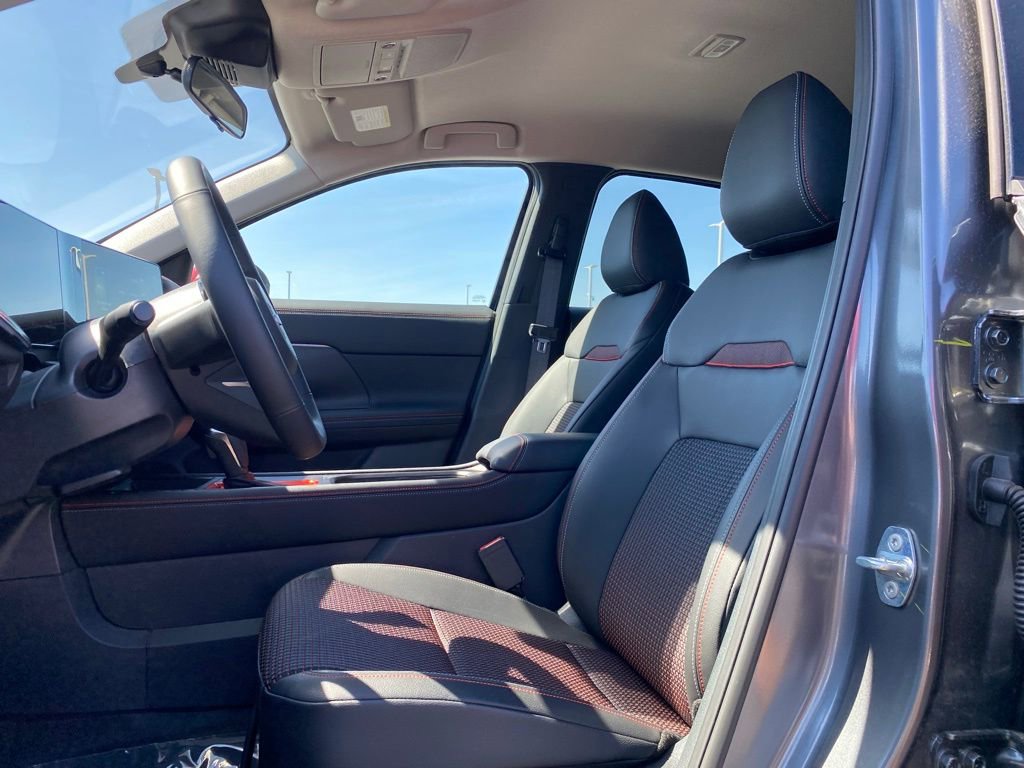 New 2025 Nissan Kicks SR image 11