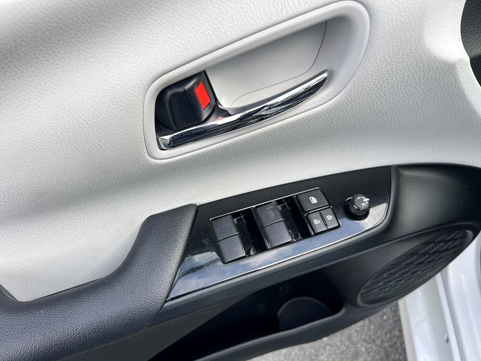 Used 2022 Toyota Prius Limited image 16