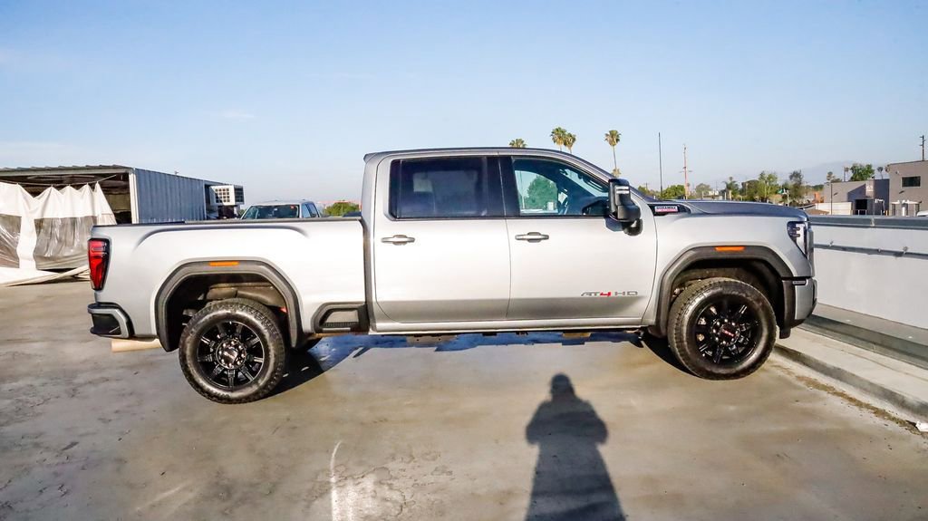 Used 2025 GMC Sierra 2500 AT4 image 13