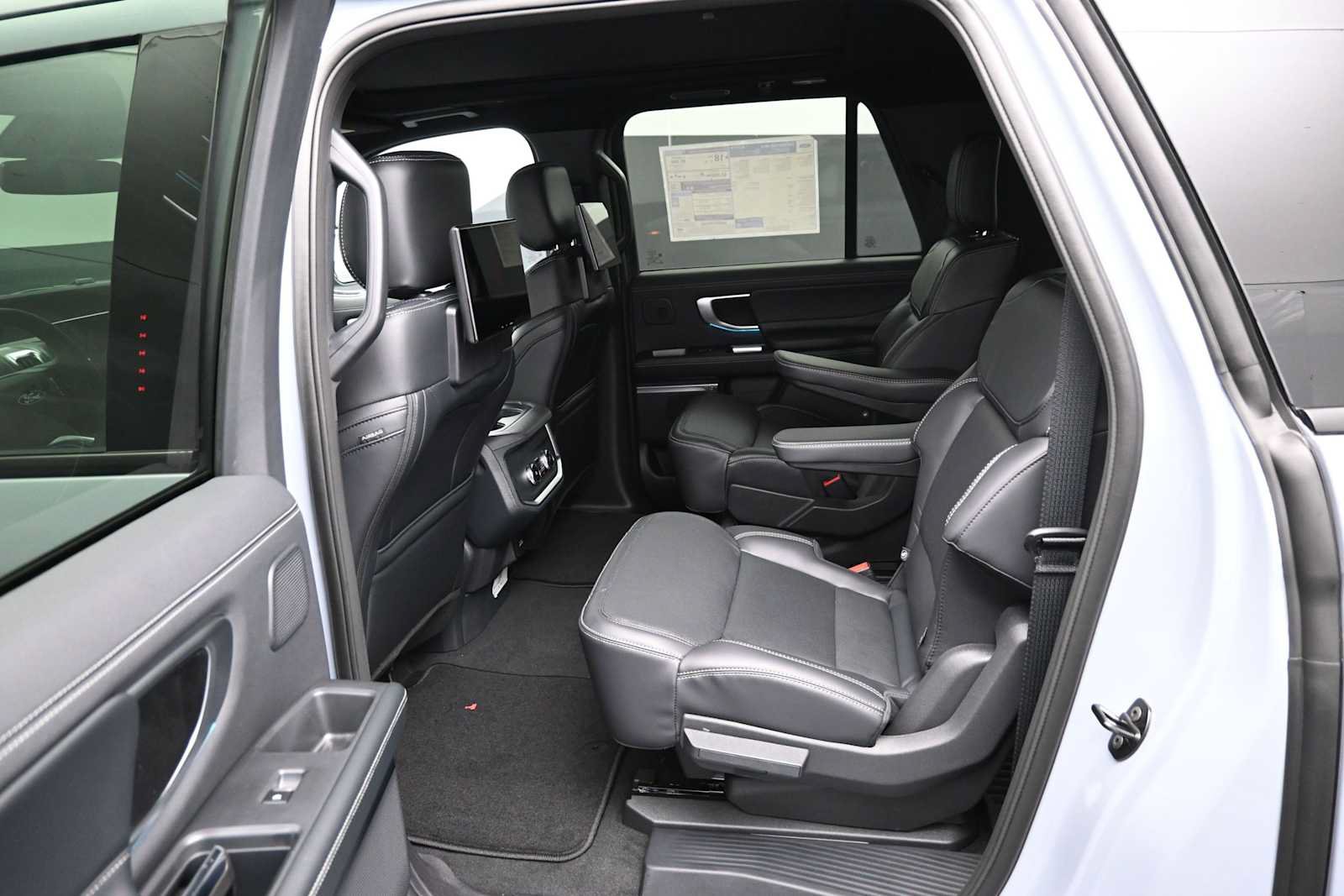 New 2027 Ford Expedition Max Platinum w/ Stealth Performance Package AWD/4WD image 24