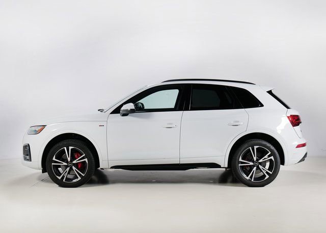 Certified 2025 Audi Q5 2.0T Premium Plus image 2