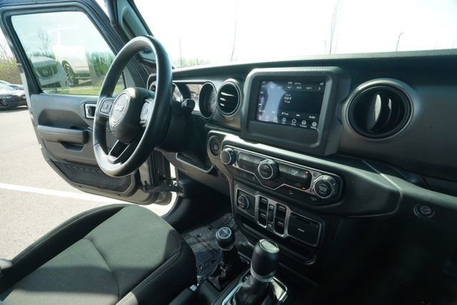 Used 2020 Jeep Wrangler Unlimited Sport S image 32