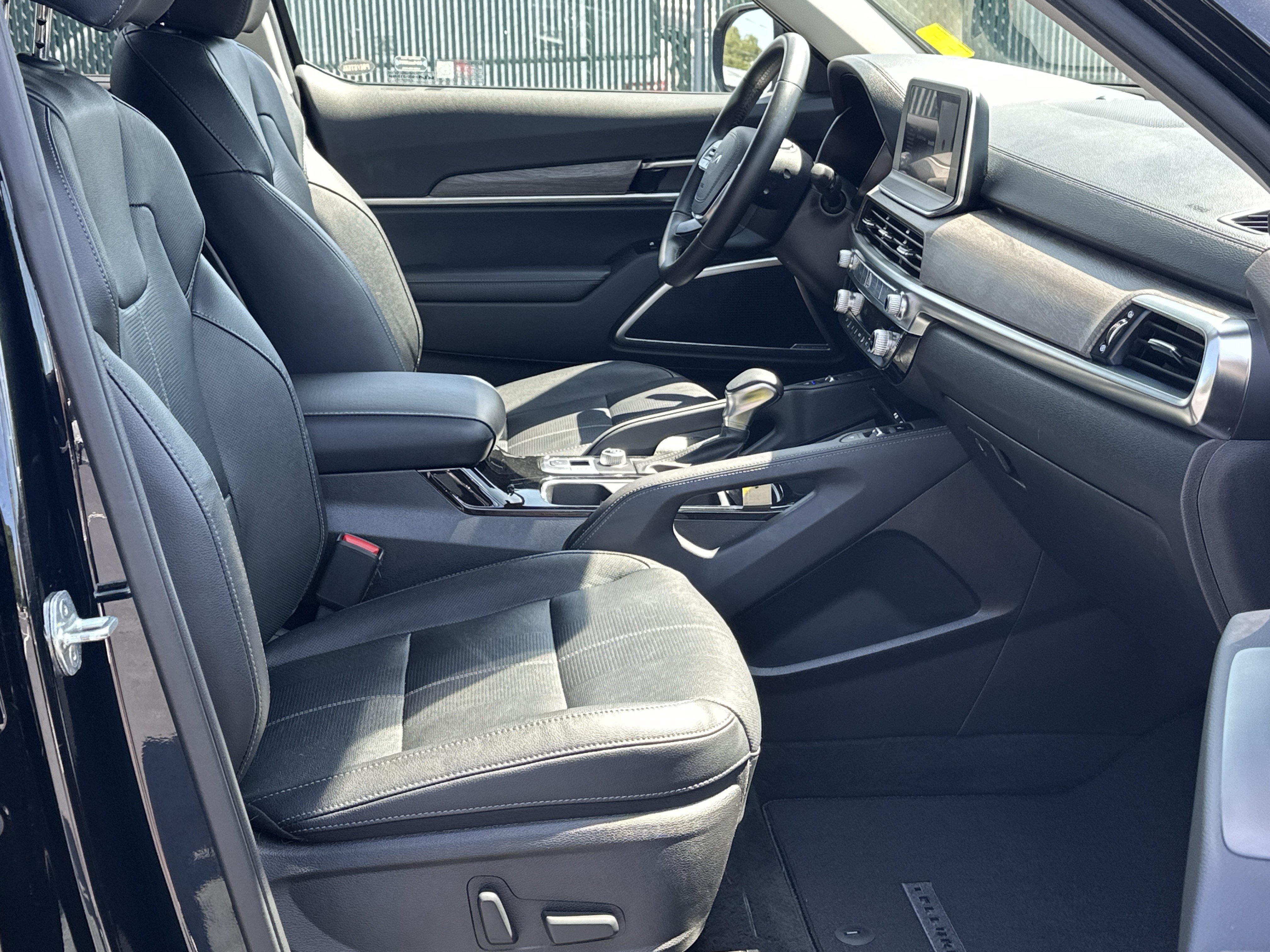 Used 2022 Kia Telluride EX w/ EX Premium Package FWD image 12