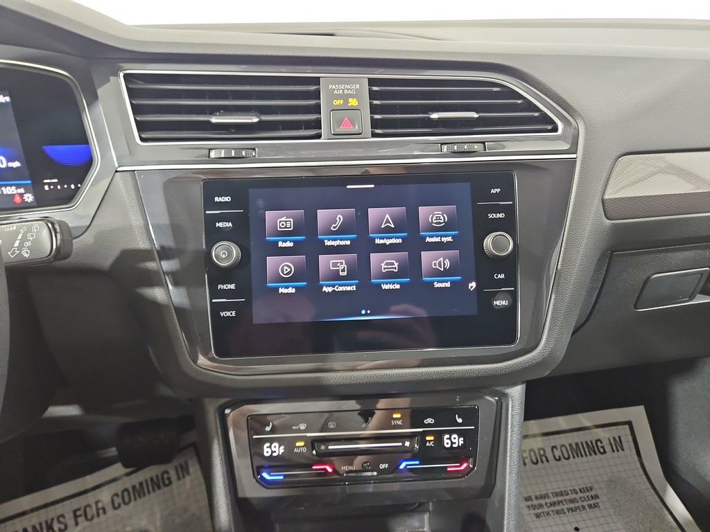 Used 2022 Volkswagen Tiguan SE AWD/4WD image 18