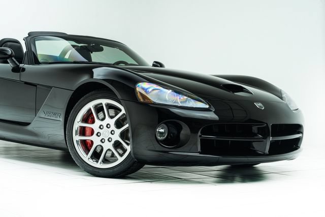 Used 2004 Dodge Viper SRT-10 RWD image 4