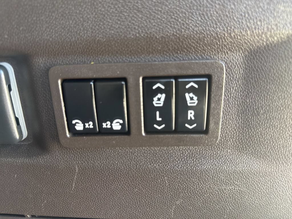 Certified 2021 GMC Yukon Denali AWD/4WD image 17