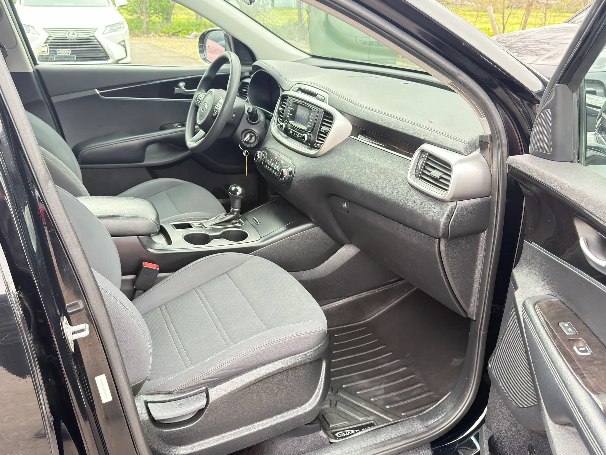Used 2017 Kia Sorento AWD image 13